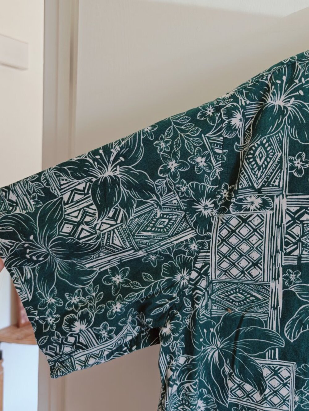 Cooke Street Hawaiian Aloha Shirt 100% Cotton Floral Tikki Geometric Sz. 2XL - Picture 4 of 5